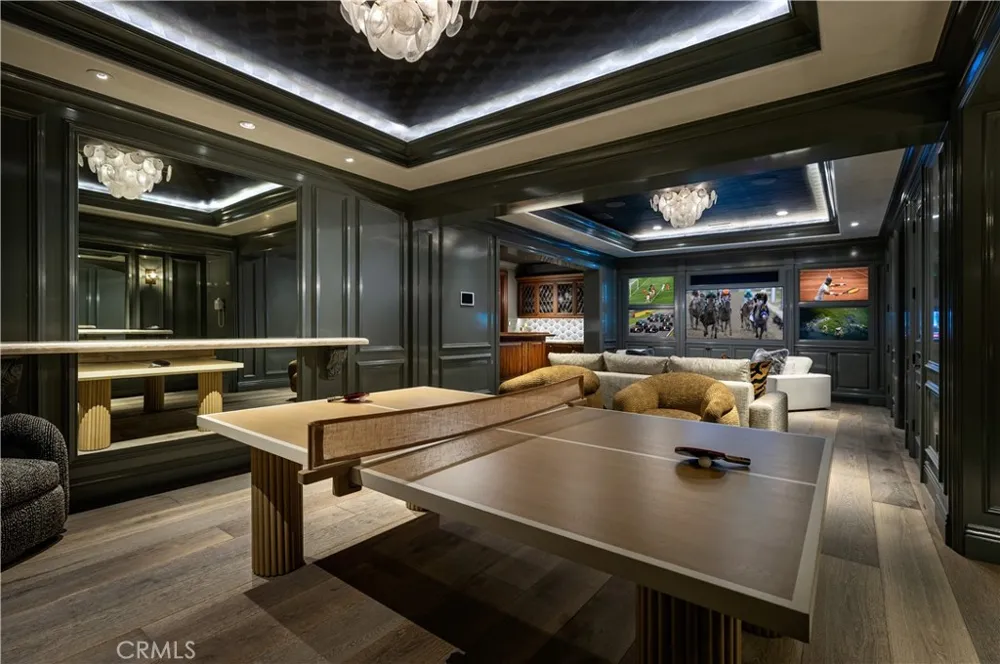 76 Golden Eagle Irvine, CA 92603