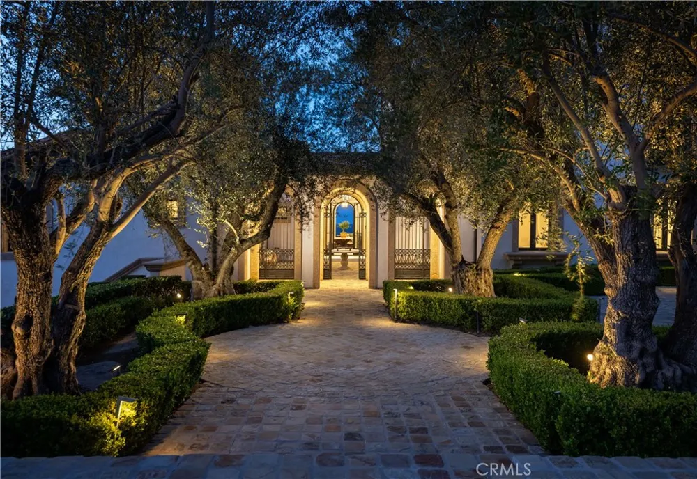 76 Golden Eagle Irvine, CA 92603