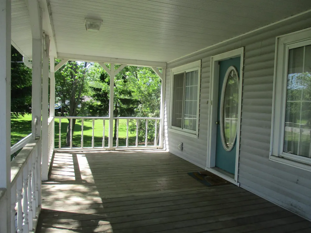 621 Wright Street Breckenridge Village, MI 48615