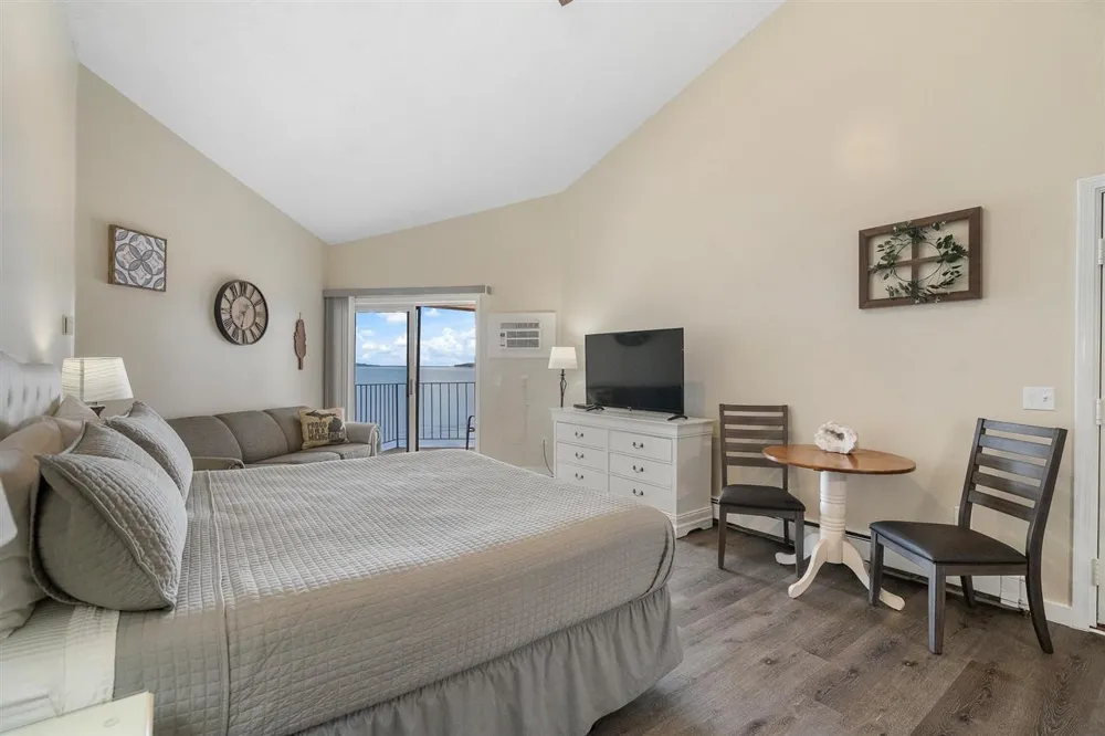 2211 US-131 N East Bay Township, MI 49686
