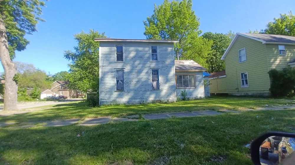 921 Monroe Street Saginaw City, MI 48602