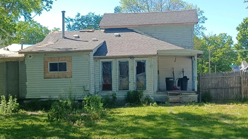 921 Monroe Street Saginaw City, MI 48602