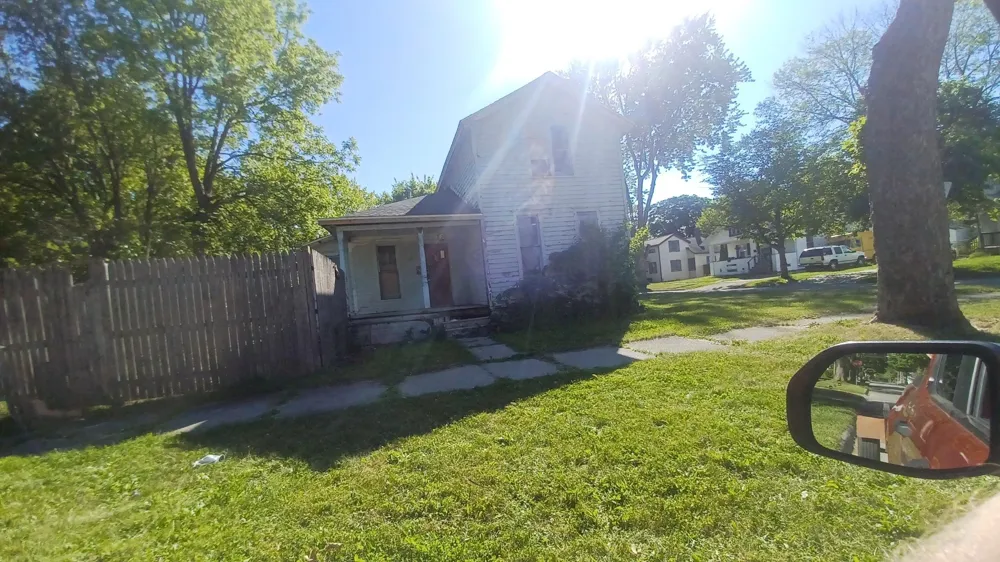 921 Monroe Street Saginaw City, MI 48602