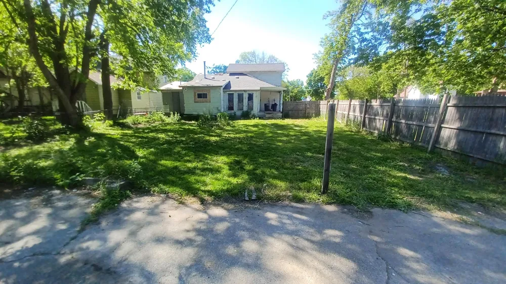 921 Monroe Street Saginaw City, MI 48602