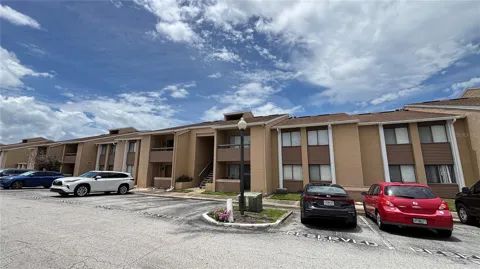 5169 VINELAND ROAD #B208