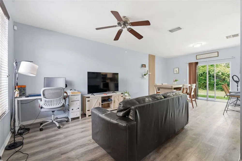 1250 CHARLESWORTH DRIVE Wesley Chapel, FL 33543