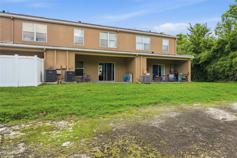1250 CHARLESWORTH DRIVE Wesley Chapel, FL 33543