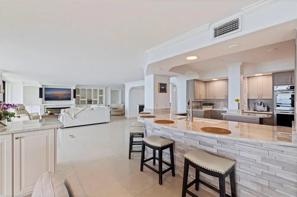 5700 MARINER STREET #702 & 703 Tampa, FL 33609