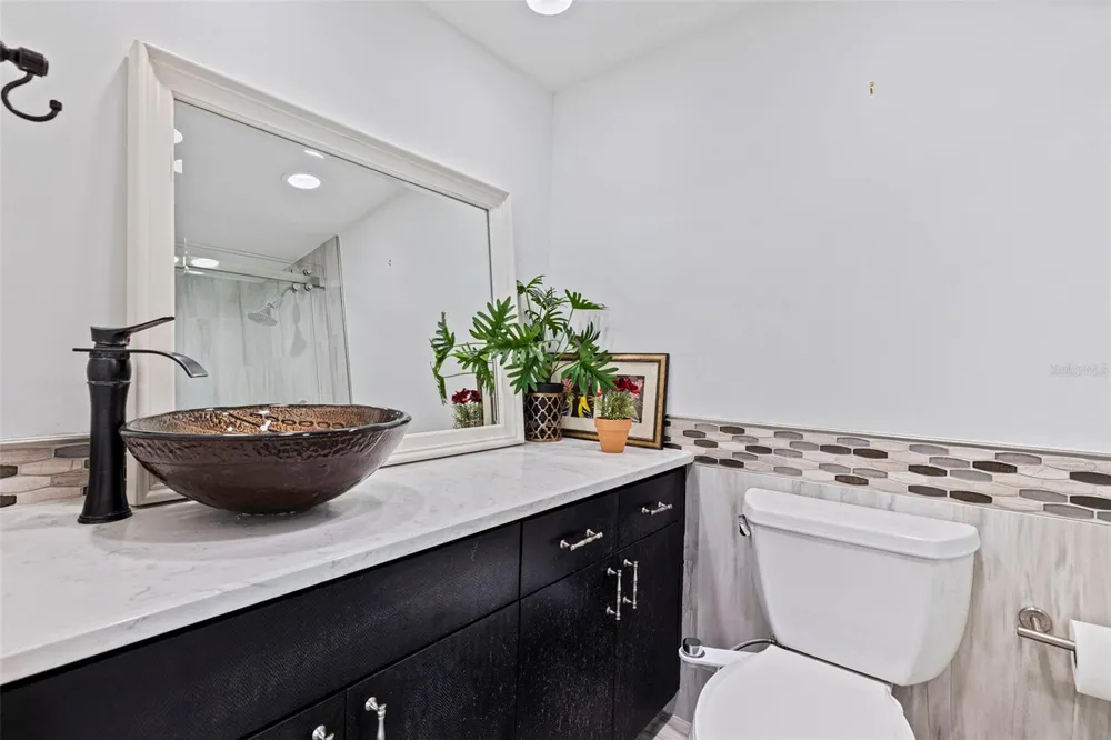 5700 MARINER STREET #702 & 703 Tampa, FL 33609