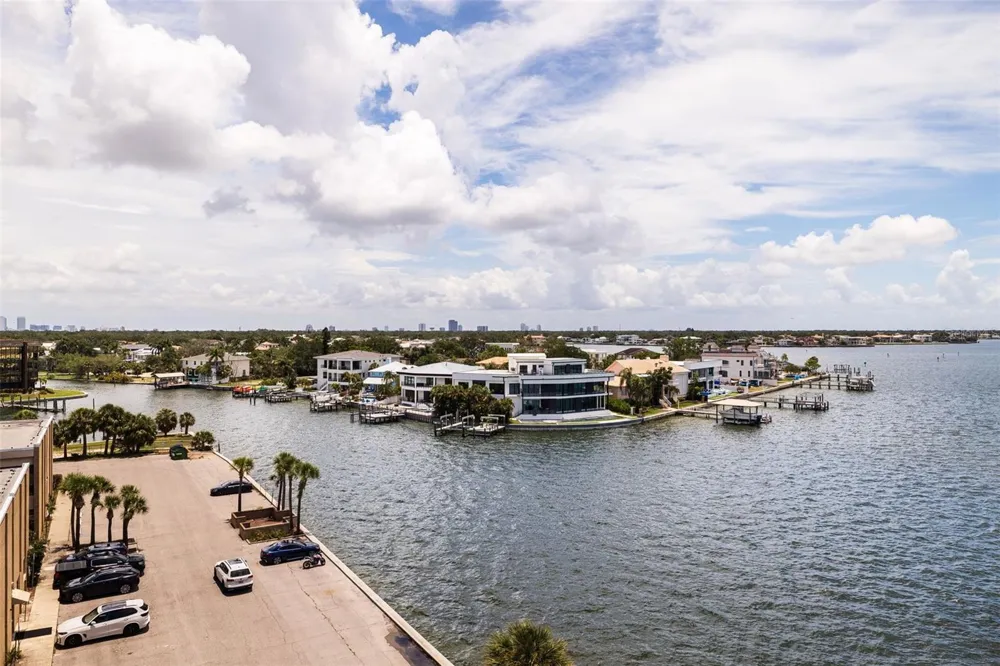 5700 MARINER STREET #702 & 703 Tampa, FL 33609