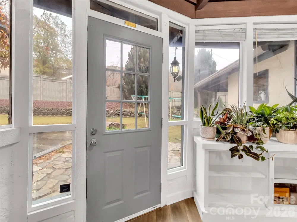 126 Arrowwood Way Canton, NC 28716