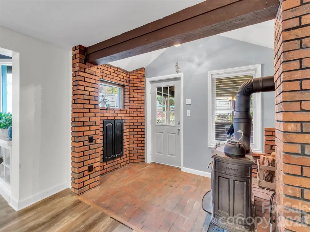 126 Arrowwood Way Canton, NC 28716