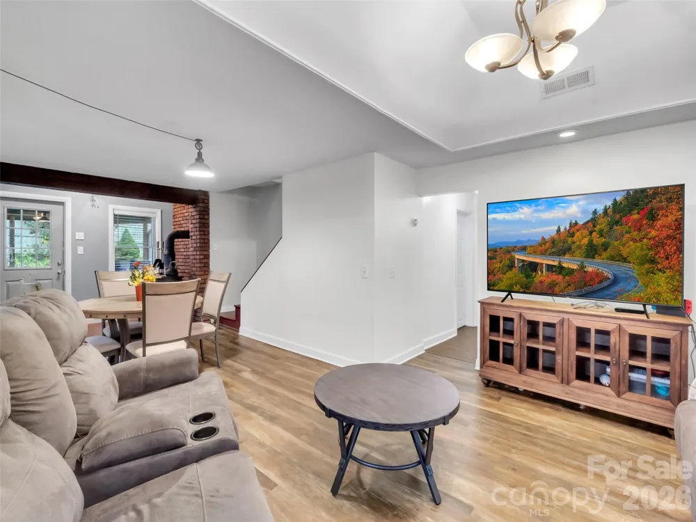 126 Arrowwood Way Canton, NC 28716