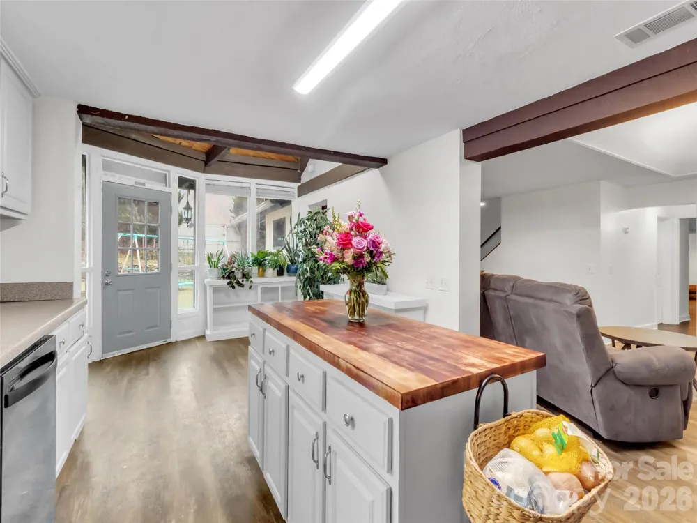 126 Arrowwood Way Canton, NC 28716