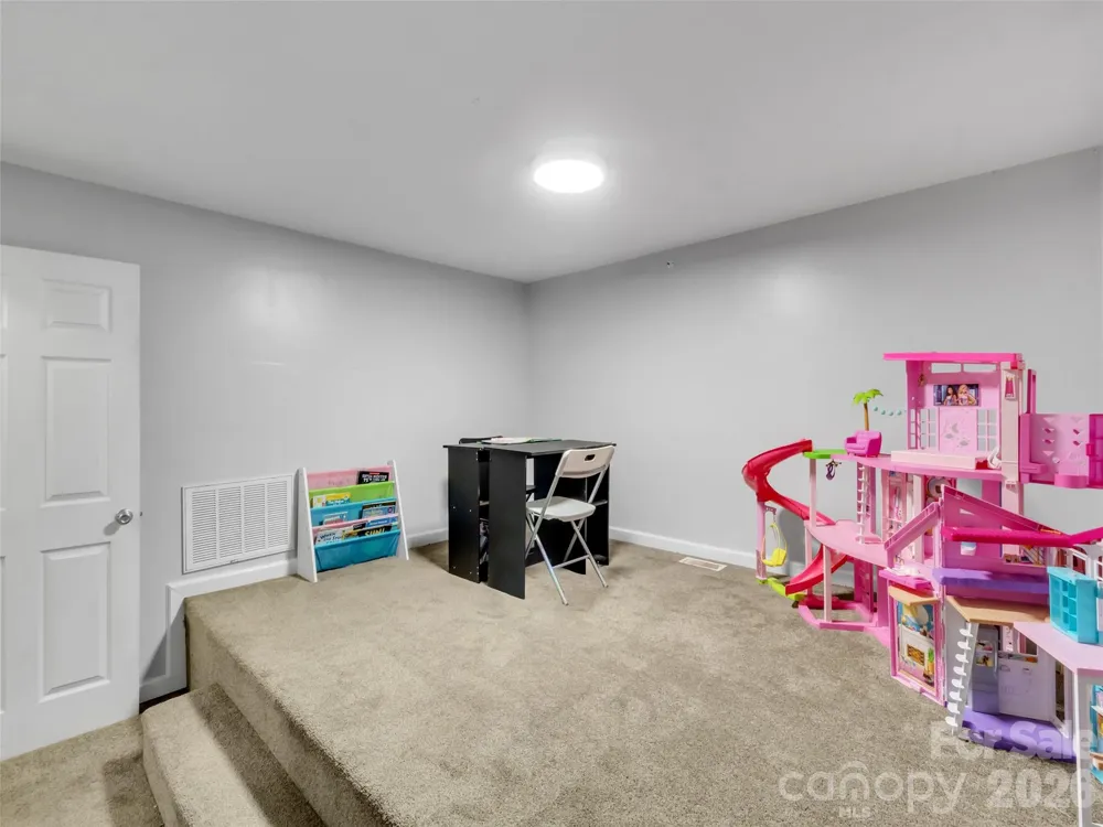 126 Arrowwood Way Canton, NC 28716