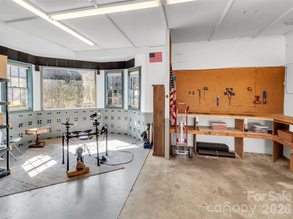 126 Arrowwood Way Canton, NC 28716