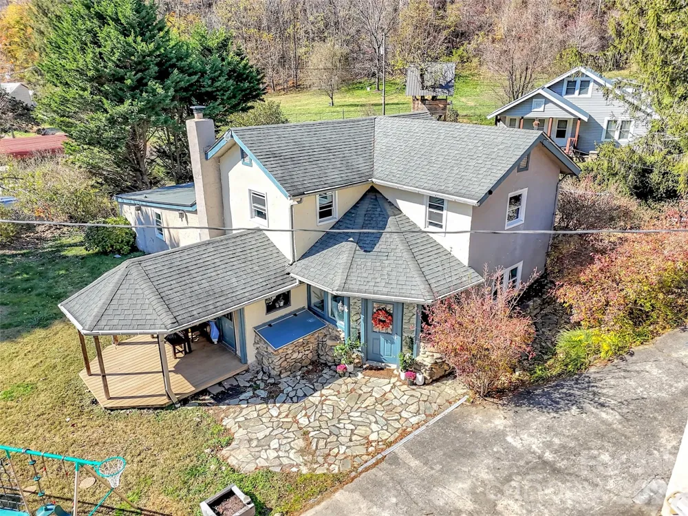 126 Arrowwood Way Canton, NC 28716