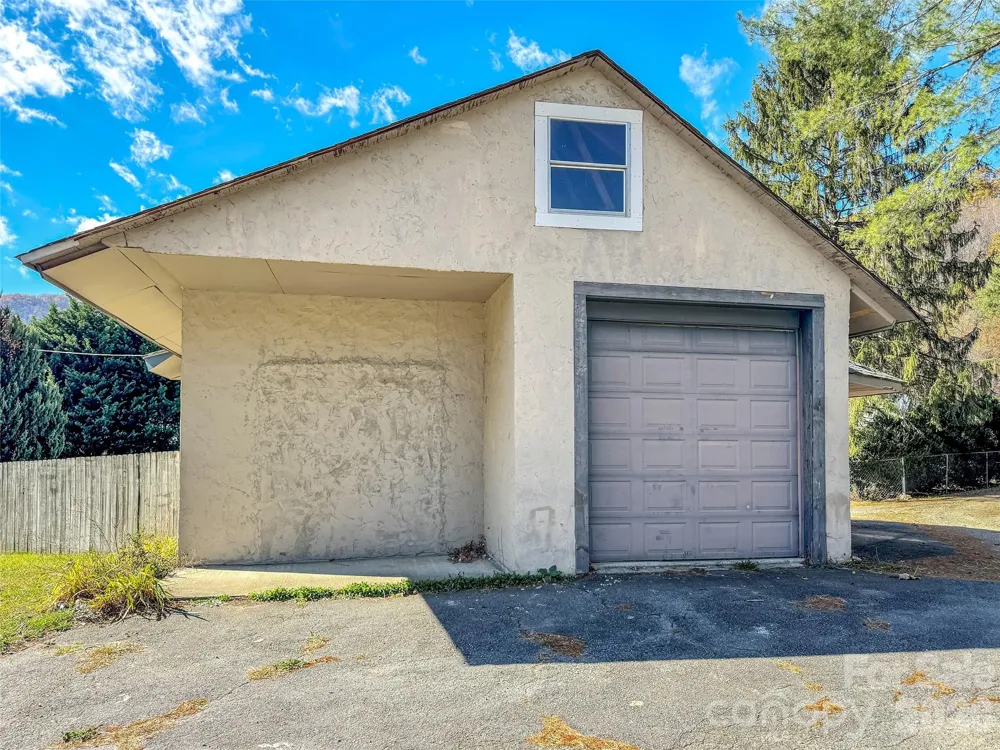 126 Arrowwood Way Canton, NC 28716