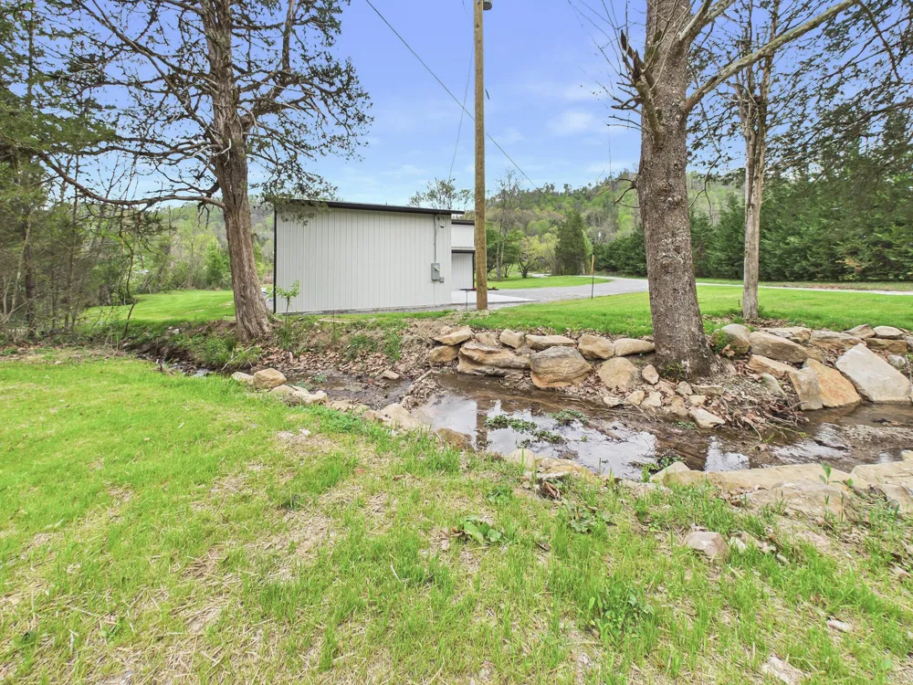 1483 Reagan Valley Road Tellico Plains, TN 37385