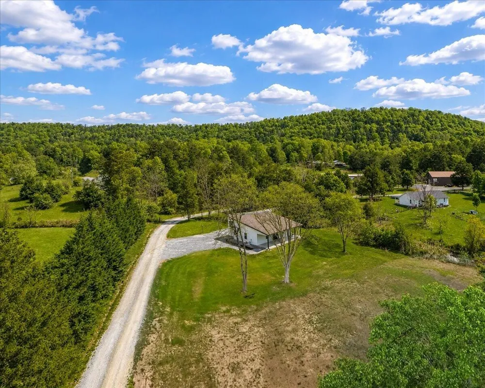 1483 Reagan Valley Road Tellico Plains, TN 37385