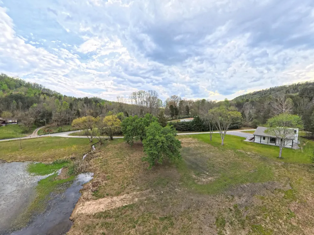 1483 Reagan Valley Road Tellico Plains, TN 37385