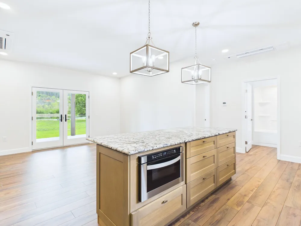 1483 Reagan Valley Road Tellico Plains, TN 37385