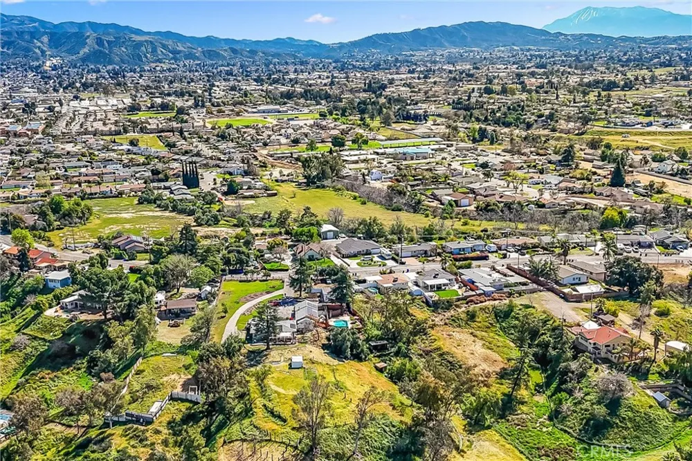 33574 Washington Drive Yucaipa, CA 92399
