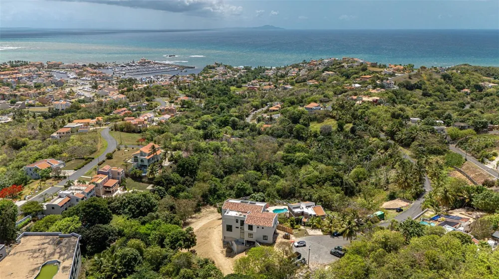 22 ROBLE VALLEY PALMAS DEL MAR Humacao, PR 00791