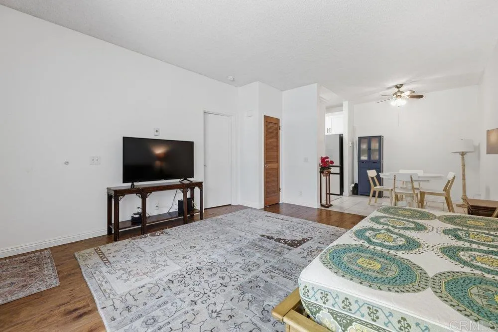 8310 Regents Road #1E San Diego, CA 92122