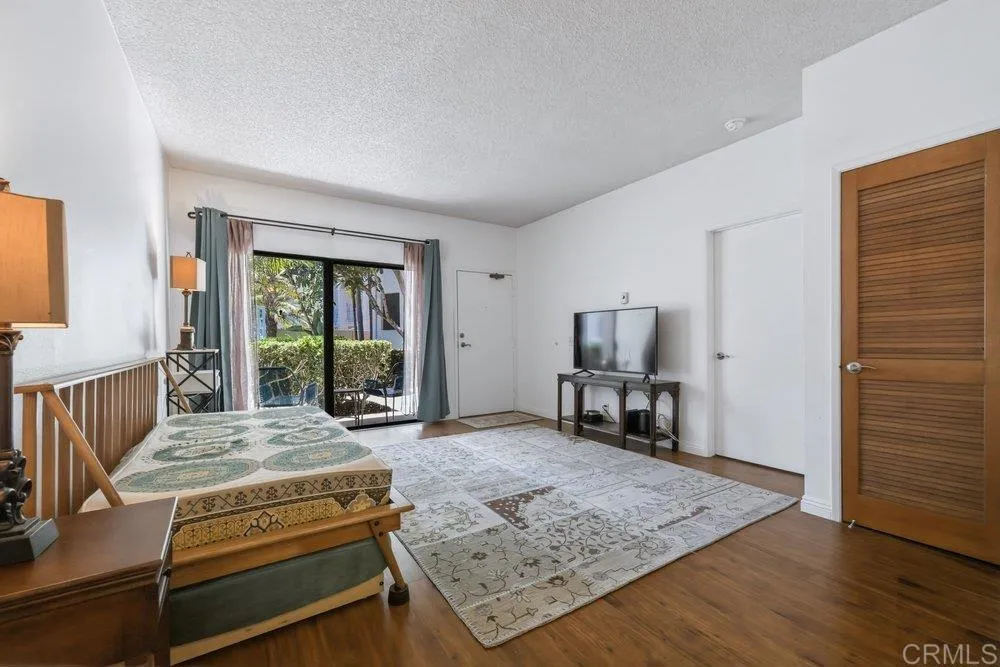 8310 Regents Road #1E San Diego, CA 92122