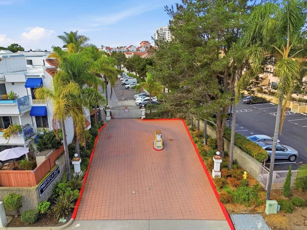 8310 Regents Road #1E San Diego, CA 92122