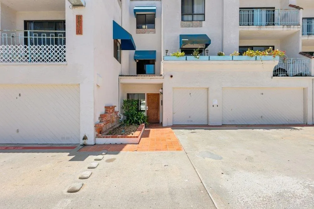 8310 Regents Road #1E San Diego, CA 92122