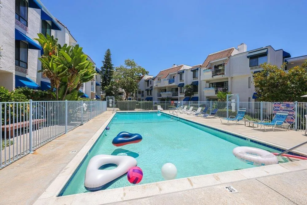 8310 Regents Road #1E San Diego, CA 92122