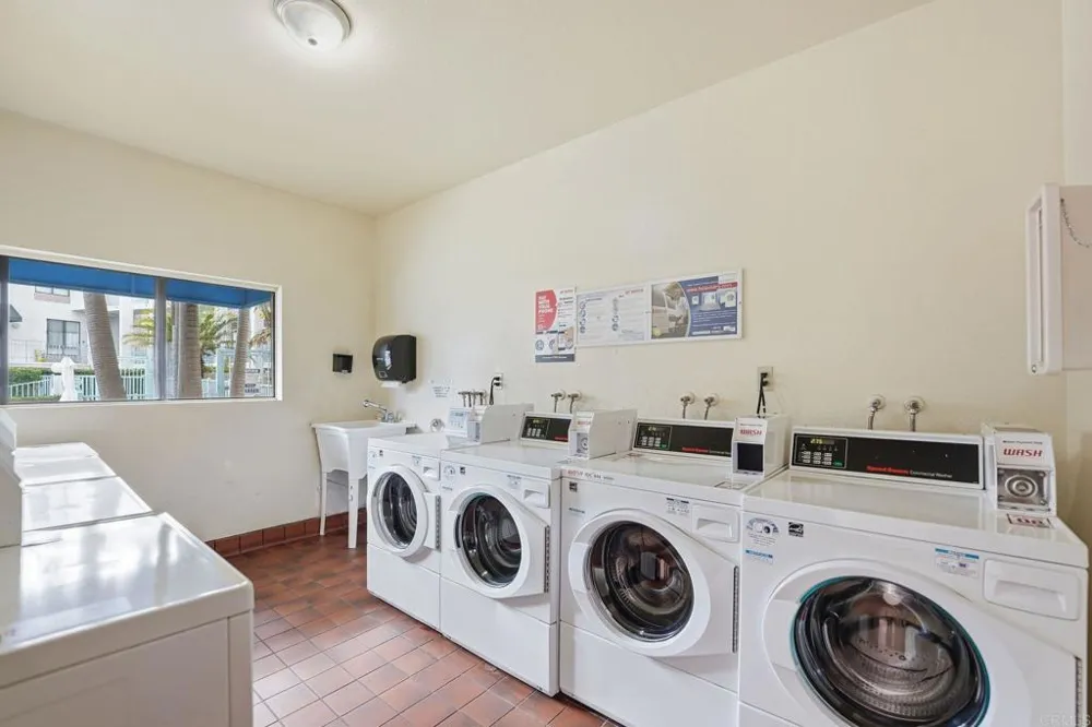 8310 Regents Road #1E San Diego, CA 92122