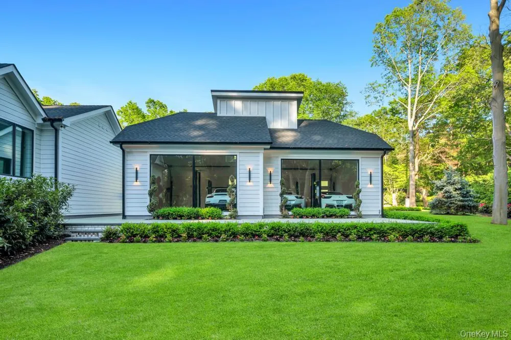 2 Chelmsford Drive Muttontown, NY 11545