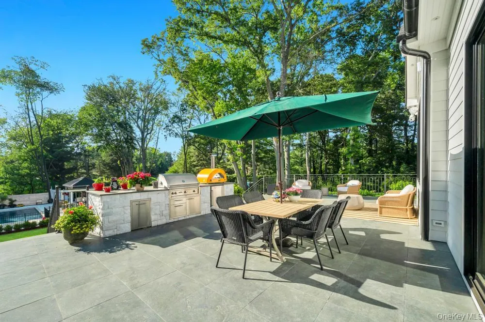 2 Chelmsford Drive Muttontown, NY 11545