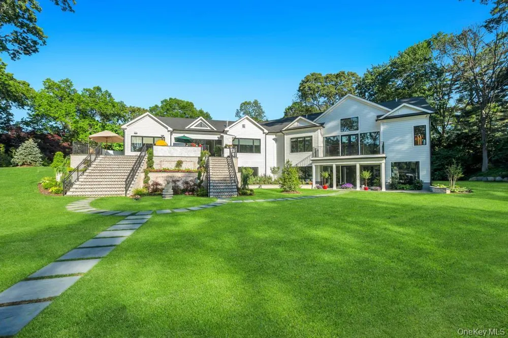 2 Chelmsford Drive Muttontown, NY 11545