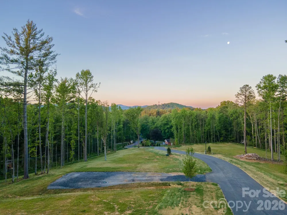433 Irvine Drive Fairview, NC 28730