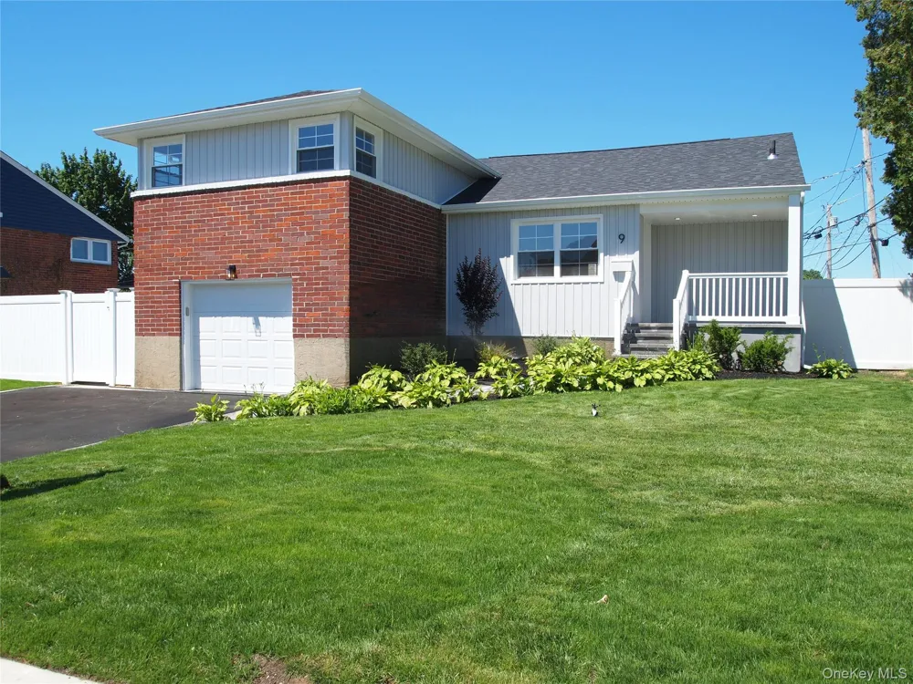 9 Walnut Place Massapequa, NY 11758