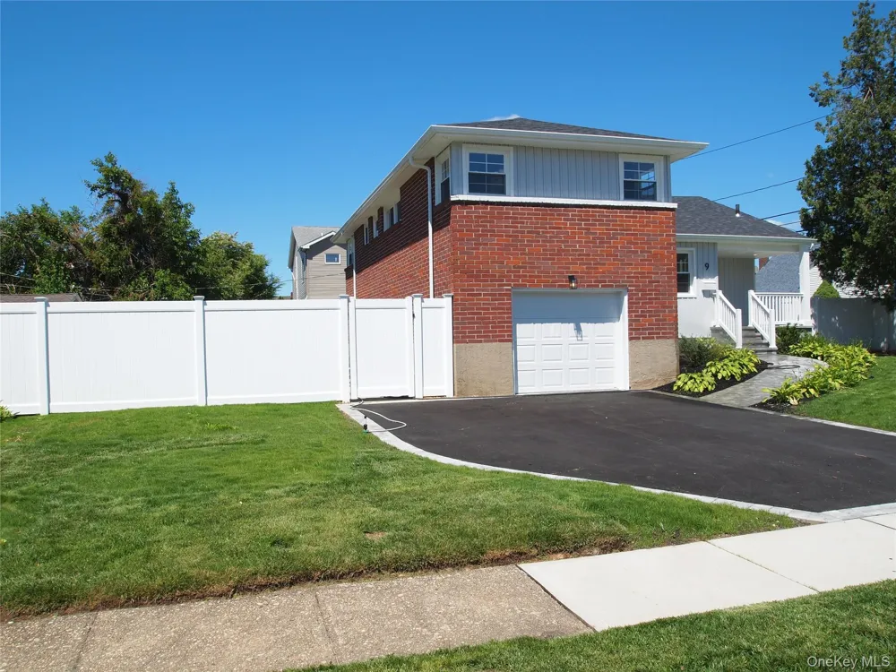 9 Walnut Place Massapequa, NY 11758