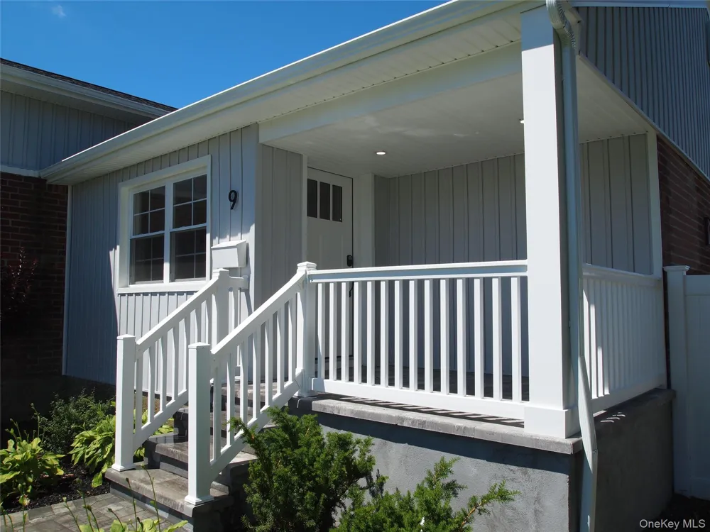 9 Walnut Place Massapequa, NY 11758