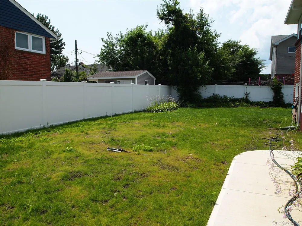9 Walnut Place Massapequa, NY 11758