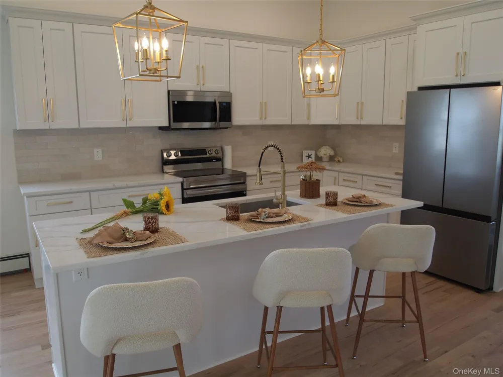 9 Walnut Place Massapequa, NY 11758