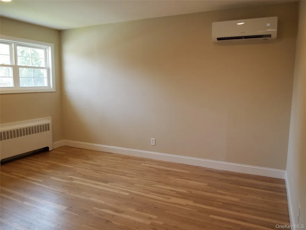 9 Walnut Place Massapequa, NY 11758
