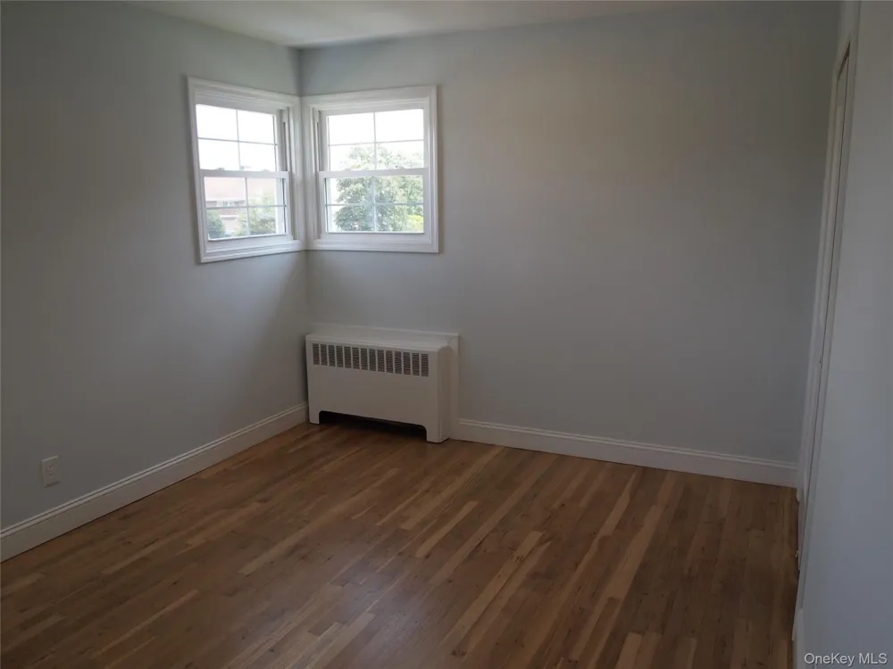 9 Walnut Place Massapequa, NY 11758