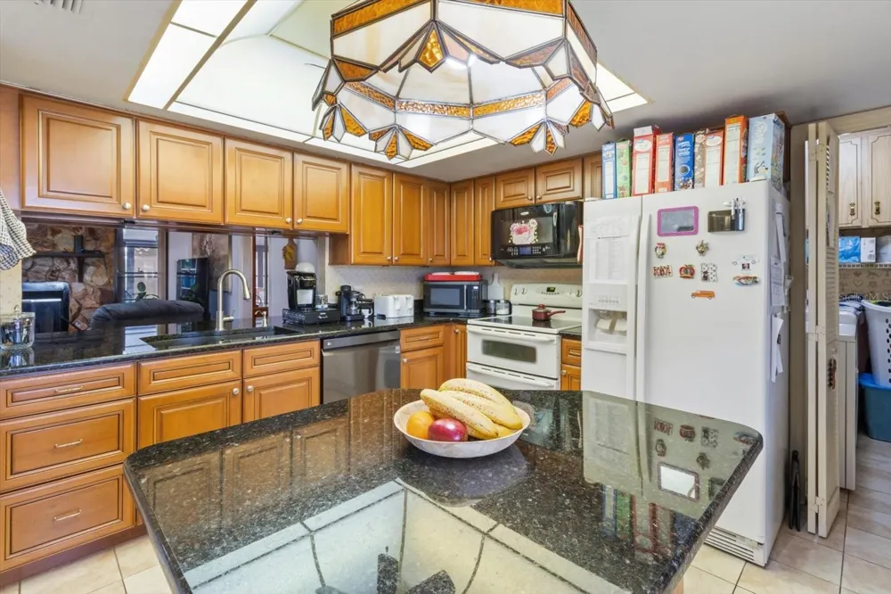 8921 S THOROUGHBRED POINT Inverness, FL 34452