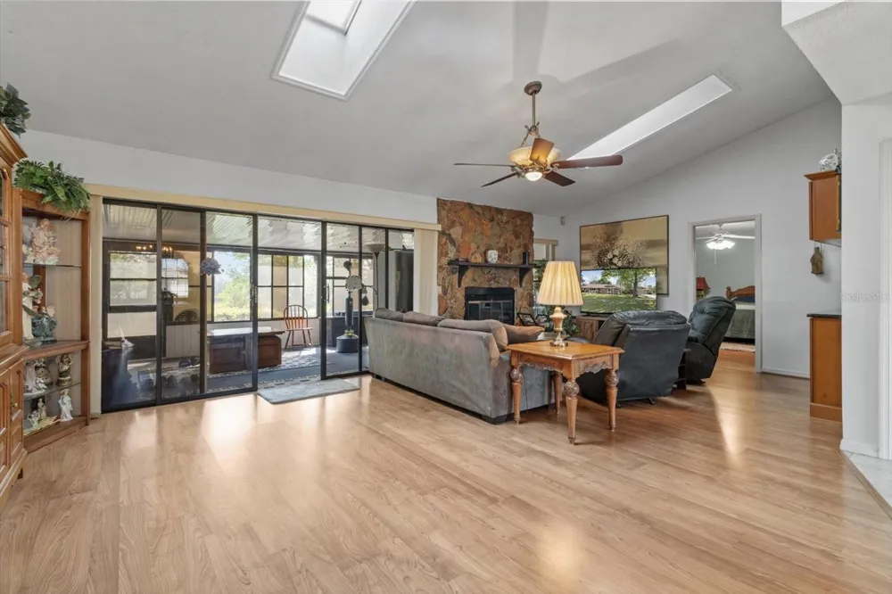 8921 S THOROUGHBRED POINT Inverness, FL 34452