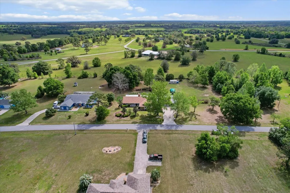 8921 S THOROUGHBRED POINT Inverness, FL 34452