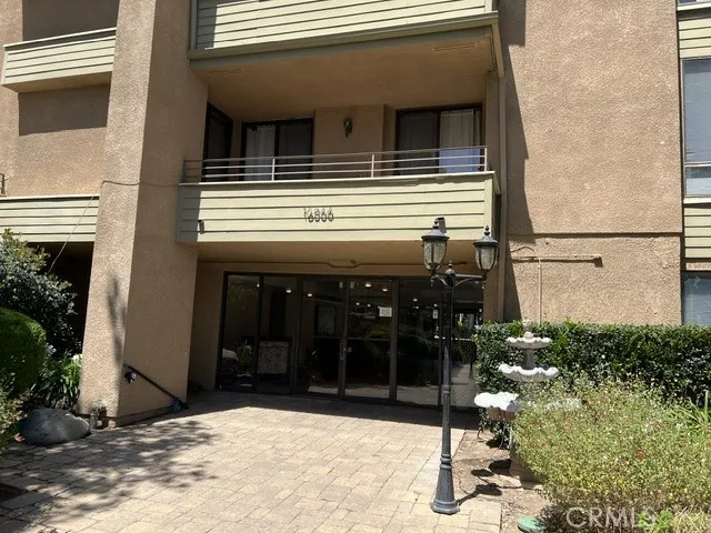 16866 Kingsbury #107 Granada Hills, CA 91344