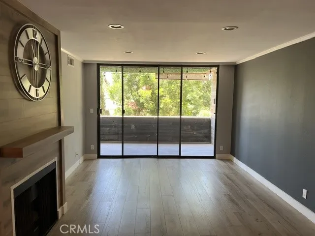 16866 Kingsbury #107 Granada Hills, CA 91344